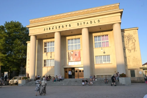 SEMINÁŘE: Setkání a sdílení